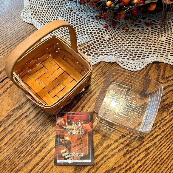 Longaberger 2002 Tarragon Booking Basket with Fixed Handle with protector - Picture 2 of 4